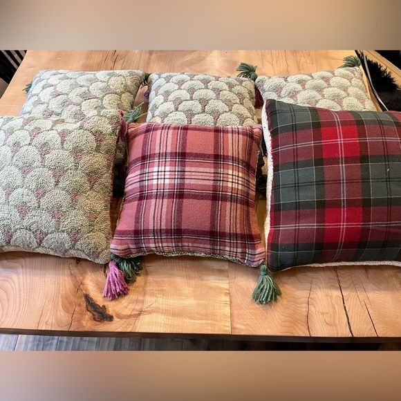 Set of Six Hooked Pillows - Picture 2 of 4